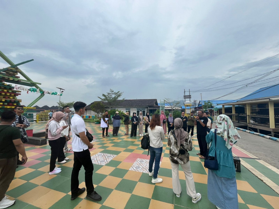 Kunjungan wisata pertama di Kampung Ketupat, Samarinda Seberang (Rafik/Korankaltim.com).