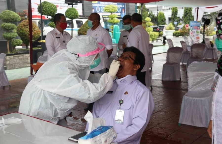 Pelaksanaan tes swab massal dilingkungan Pemprov Kaltim (Foto: Humas Pemprov Kaltim)