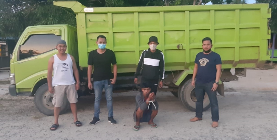 Pelaku AM, saat berhasil ditangkap reksrim Polsek Marangkayu bersama unit Jatanras Polda Kaltara. (Foto: Istimewa)