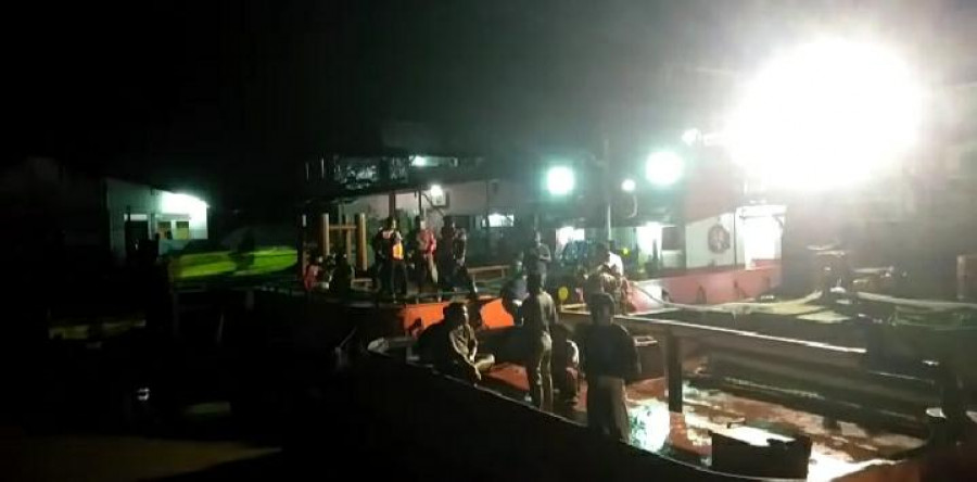 Kondisi di TKP diduga korban terjatuh ke Sungai Mahakam, saat baring diatas kapal. (Foto: Istimewa)