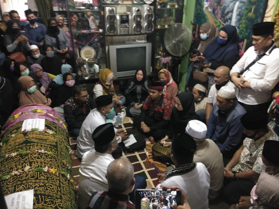 Saat akad nikah dalam suasana haru. (Foto: Ist)