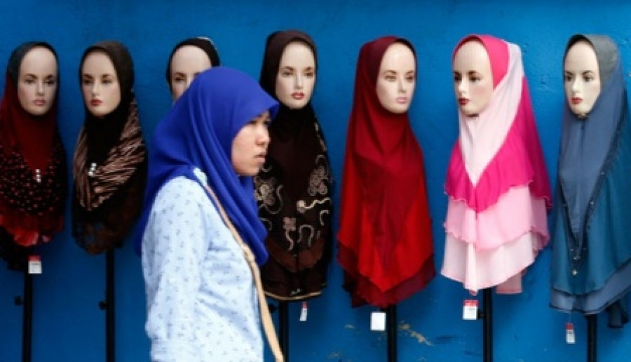 Kiat Tepat Memilih Hijab Sesuai Warna Kulit