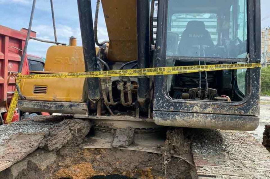 Salah satu unit ekscavator yang diamankan dari dua pelaku penambangan ilegal di Muang Dalam, Kelurahan Lempake, Samarinda Utara. (Foto:Istimewa)