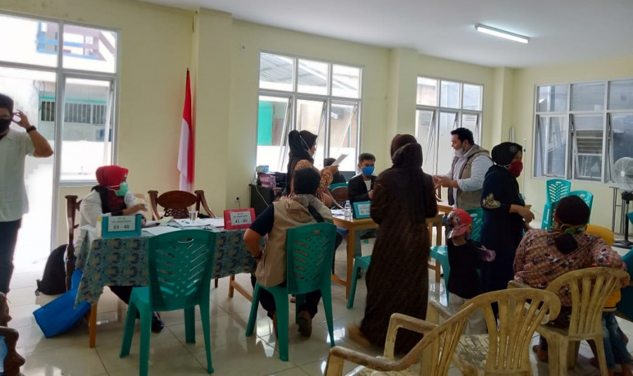 Pengumuman dana kerohiman kepada warga Pasar Segiri yang dilakukan di Aula Kelurahan Sidodadi (foto: Claudius Vico Korankaltim.com)