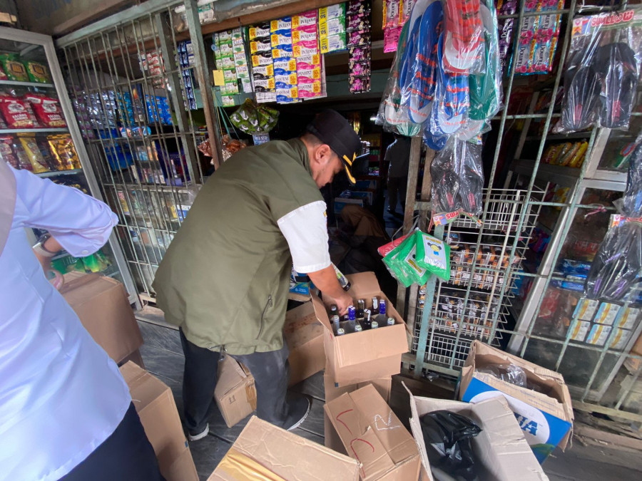 Situasi saat Satpol PP melakukan penertiban. (Foto: Istimewa)