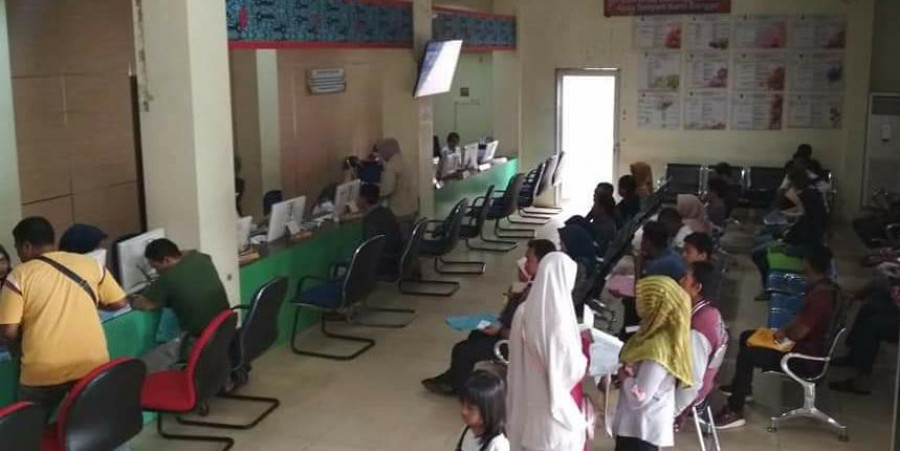 Meskipun memasuki fase relaksasi, pelayanan publik di Disdukcapil Samarinda belumlah dibuka secara penuh (Fairus/korankaltim.com) *Foto diambil sebelum masa pandemi Covid-19 (Kantor Disdukcapil Samarinda)