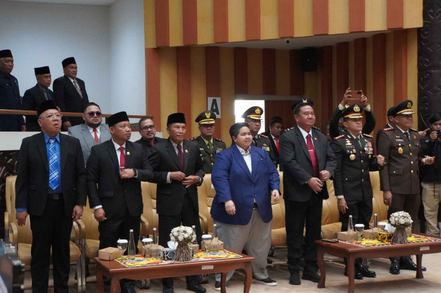 Pimpinan Dan Anggota DPRD Kaltim Hadiri Acara Pelantikan Pimpinan DPRD Kota Samarinda. (Foto: Humas DPRD Kaltim)
