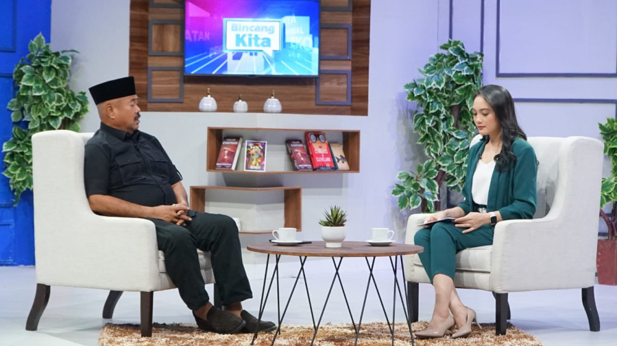 Bupati Edi Damansyah pada acara talkshow “Bincang Kita”. (PROKOM)
