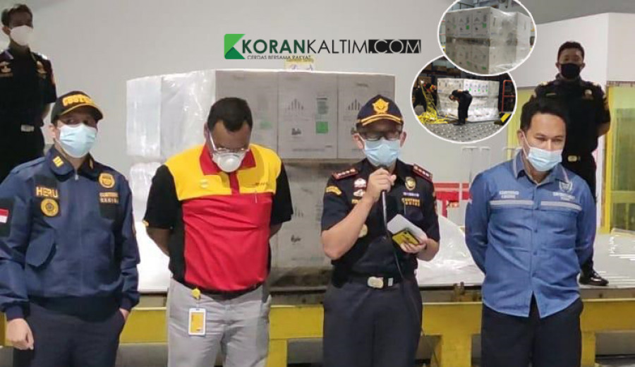 Kepala kepala Kantor Pengawasan Pelayanan Bea dan Cukai (KPPBC) Balikpapan, Firman Sane Hanafiah memberikan keterangan kepada pers terkait kedatangan vaksin Pfizer (Foto : Muhammad Rizieq/Korankaltim.com)