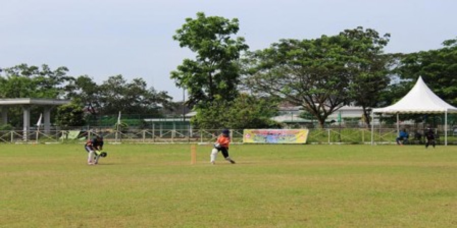 UNGGUL : Tim kriket Balikpapan unggul di putra-putri sementara senior dinomor twenties putra pu di raih Balikpapan. (FOTO: NANCY/KK)