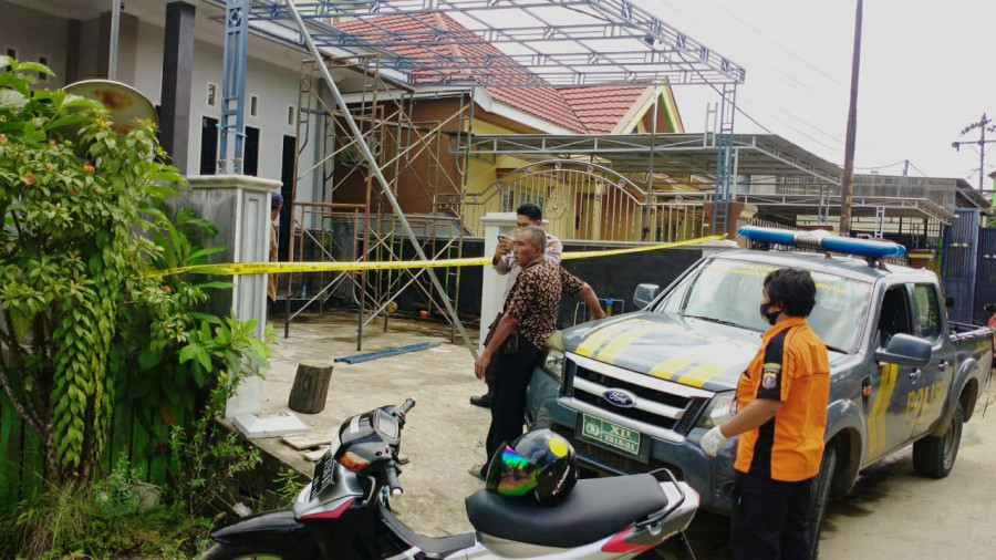 Tempat Kejadian Perkara (TKP) dimana korban tersengat listrik bertegangan tinggi. (Foto: Istimewa)
