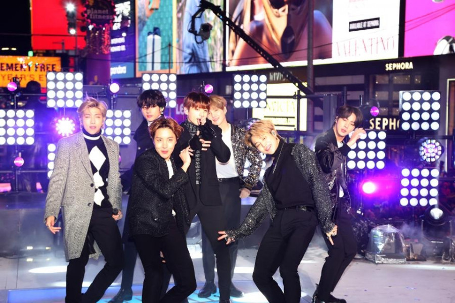 Bangtan Boys alias BTS, calon peraih Song of the Year Artist pada ajang Korean Music Award 2020 yang tahun ini tak digelar secara live karena Virus Corona. (ist)