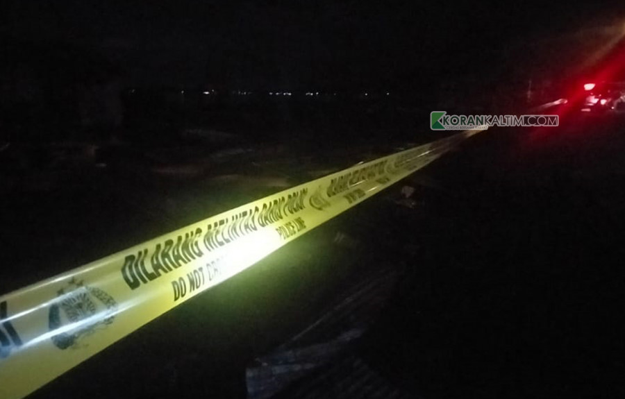 Sisa-sisa bangunan yang ludes terbakar. (Foto: Heri/Korankaltim.com)