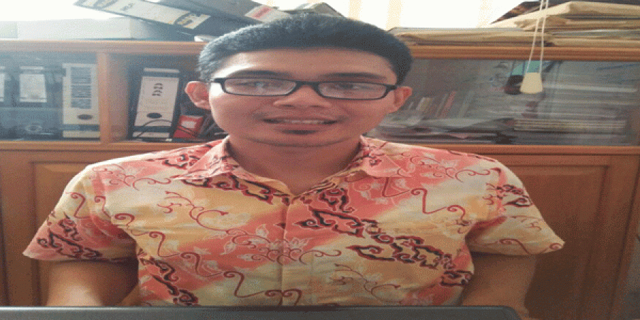 Toni Nurhadi, (Dekan Fisipol Unikarta).
