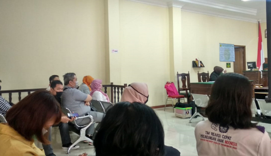 Sidang dengan agenda pembacaan tuntutan yang digelar secara daring. ( Foto: Istimewa )