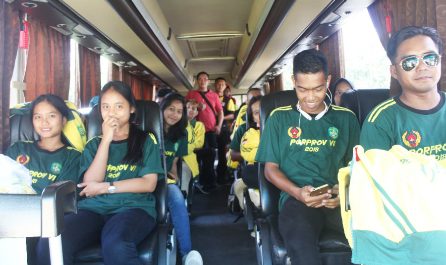 Sebagian kontingen Kukar yang diberangkatkan menggunakan Bus Pemkab Kukar menuju Sengatta pada Selasa (27/11/2018)