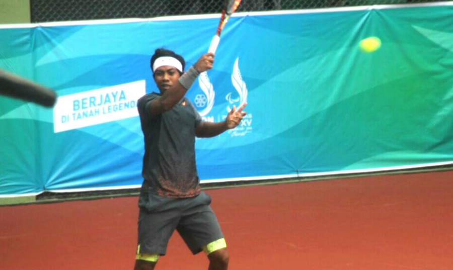 Petenis andalan Kaltim, Arief Rahman yang sangat merasa kehilangan sejak ditinggal Nusyirwan Ismail, ketua PELTI Kaltim.