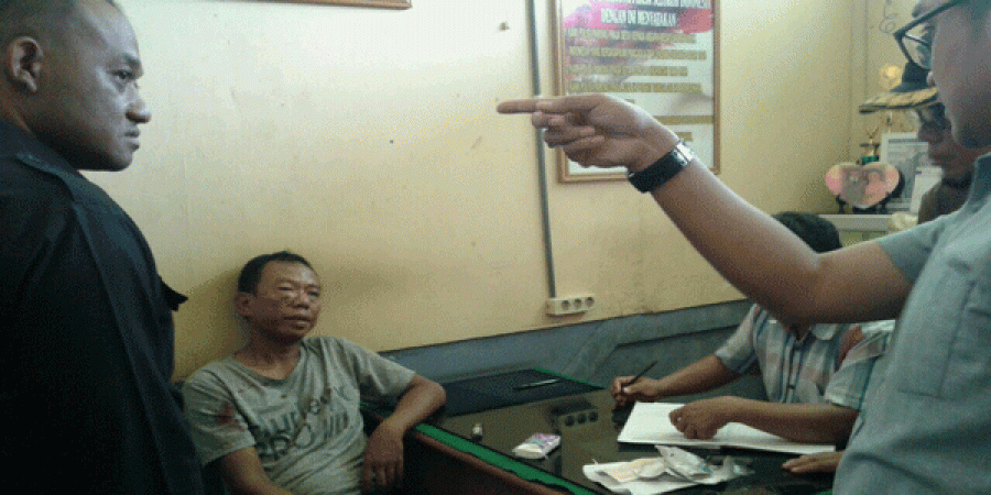 Pelaku sedang dimintai keterangan di kantor Satpol PP Kukar.