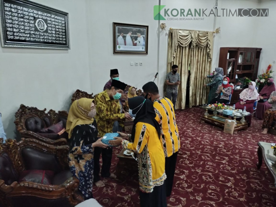 Bupati Paser H.Yusriansyah Syarkawi saat menyampaikan pesan dihadapan unsur Forkopimda Paser. (Foto:Dwi Cahyo / Korankaltim.com)