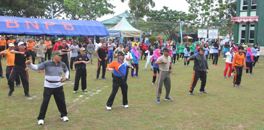 Kodim 0913 - PPU melaksanakan kegiatan jalan sehat dan senam bersama