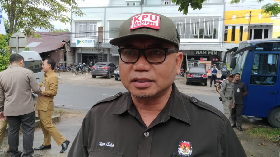 Ketua KPU Kota Balikpapan Noor Thoha menyebut pendaftaran PPK ditutup karena telah memenuhi kuota. (Foto : Hendra/KoranKaltim.Com)