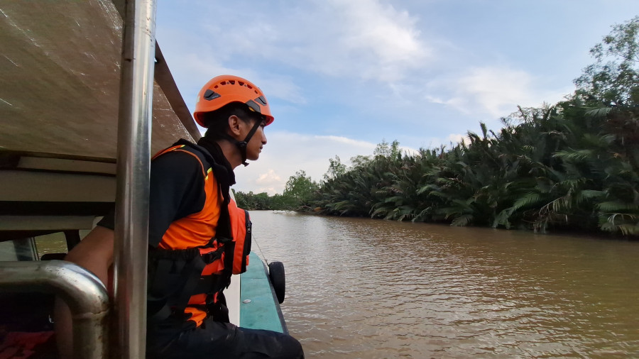 Basarnas saat melangsungkan proses pencarian Skuriti PHSS di Perairan Handil Terusan, Rabu (7/8/2024) (Foto: Basarnas)
