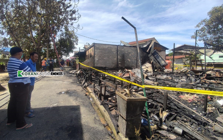 Bangunan Rumah Yang Ludes Terbakar (Foto: Romi/KoranKaltim.com)