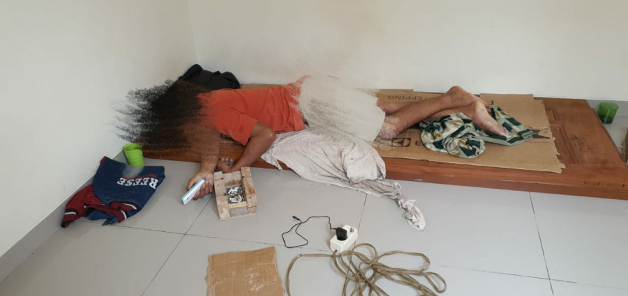 Aditya (37) warga asal Kalsel yang bekerja sebagai tukang, ditemukan tak bernyawa di tempat dia bekerja Kamis (23/7/2020) hari ini.(Foto:Polsek Samarinda Ulu)