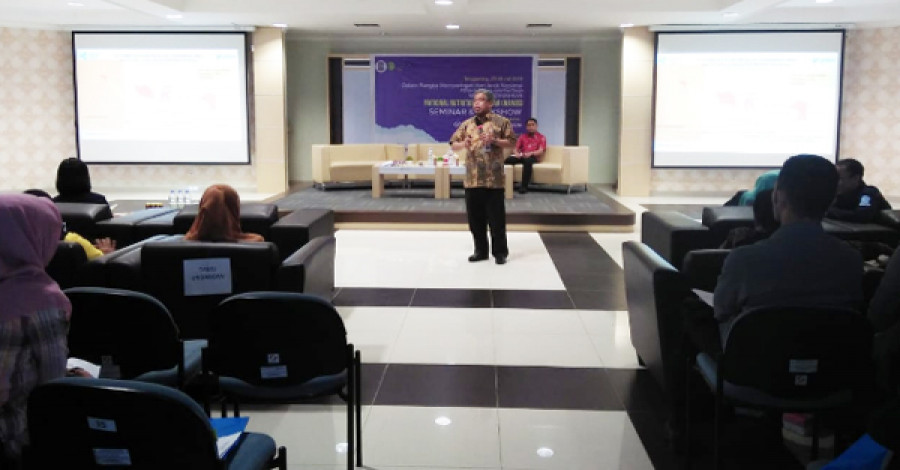 Direktur Gizi Masyarakat Kemenkes, Doddy Izwardi, saat mengisi seminar Kotrbusi Pemda dalam upaya penurunan Malnutrisi.(rian / korankaltim )
