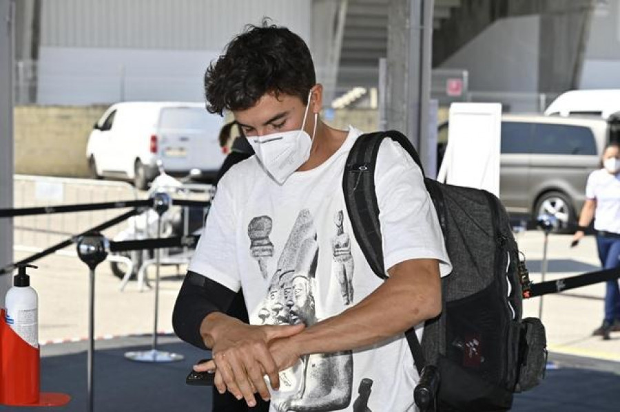 Marc Marquez, baru selesai operasi langsung berangkat ke Andalusia mengikuti balapan demi mengejar poin. (motogptwitter)