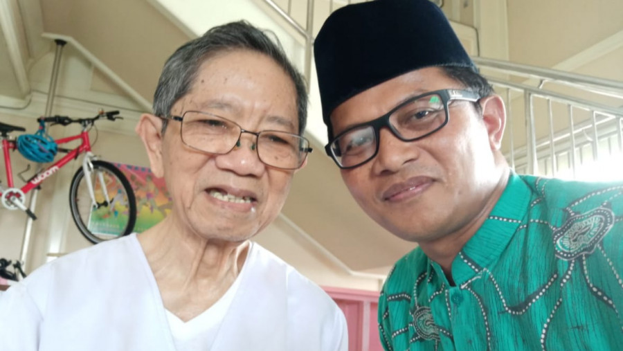 Achmad Rosyidi saat bersilaturrahmi dengan mantan Wali Kota Balikpapan, Imdaad Hamid, di Jalan Gatot Subroto, Jakarta. (Foto: Istimewa)