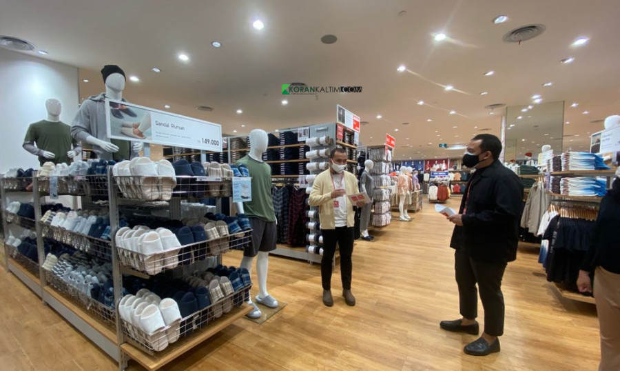 Toko pakaian UNIQLO yang sudah siap beroperasi di Big Mall Samarinda mulai Jumat (10/9/2021) pekan depan. (Foto: Permata/korankaltim.com)