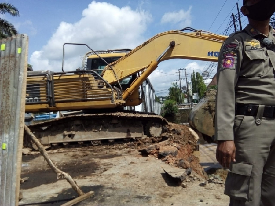 Pekerjaan Normalisasi Drainase di Sejumlah Titik di Tenggarong Kota (Foto: Heri/korankaltim.com)