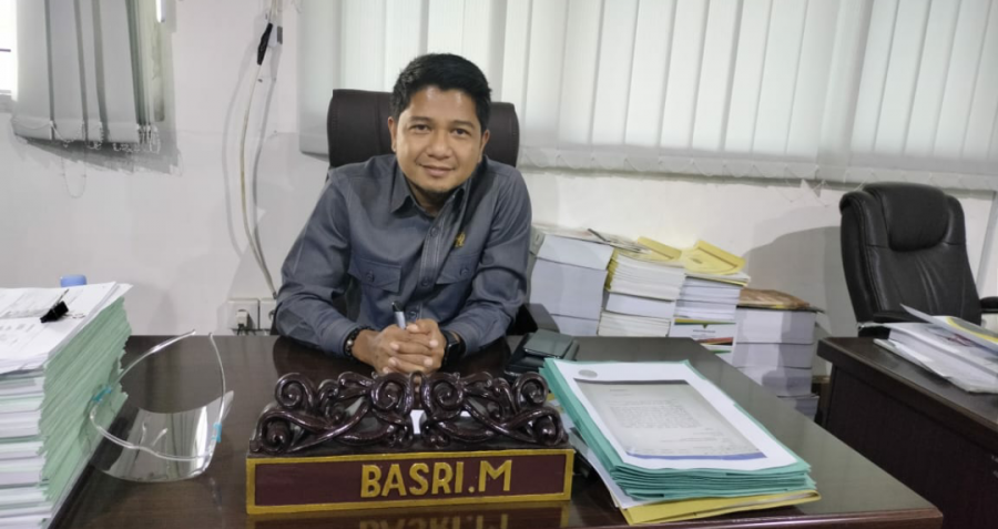 Anggota DPRD Paser Basri Mansyur. (Foto : Dwi Cahyo / Korankaltim.com)