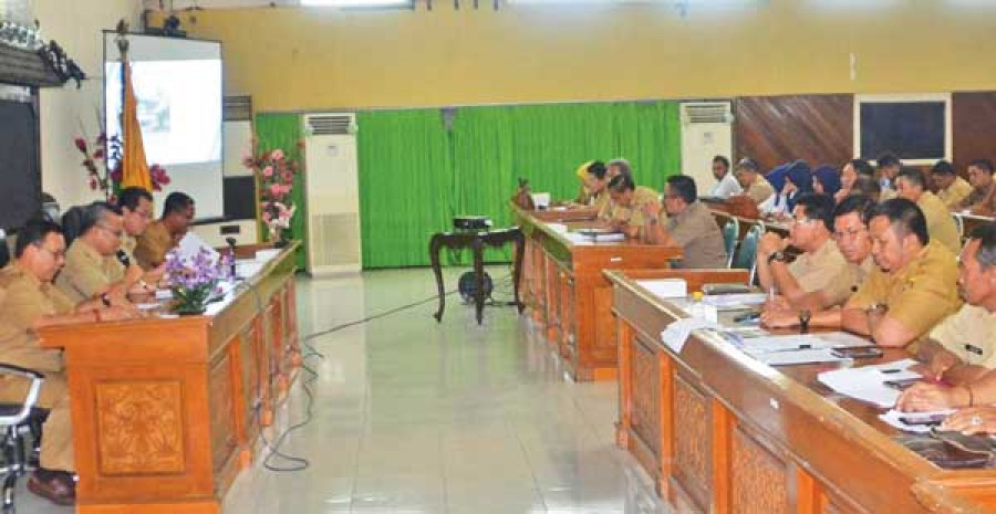 PORPROV: Walikota Samarinda, Syaharie Jaang saat memimpin rapat besar panitia Pekan Olahraga Pelajar Provinsi (Popprov) Kaltim XV tahun 2018. ( istimewa )