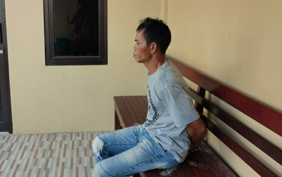 Pendi (43) yang diamankan Tim Macan Borneo Unit Jatanras Polresta Samarinda Kamis (3/2/2022) pagi tadi. (Foto:Nancy/korankaltim.com)