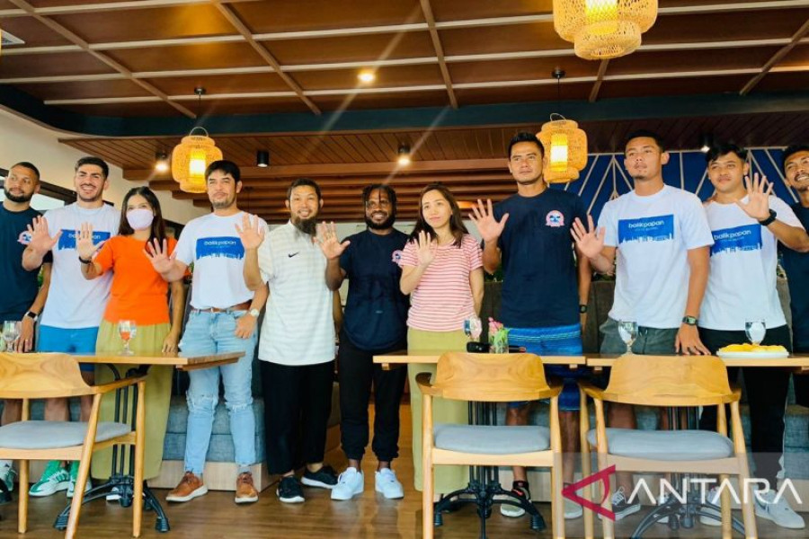 Meet and greet skuat Persiba Balikpapan setelah pulang kampung usai latihan dua bulan di Jakarta. (antaranews)