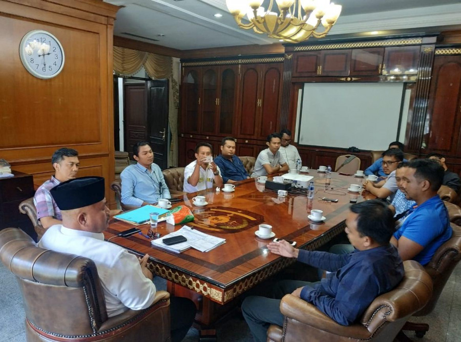 Pengurus dan anggota PWI Kukar sowan ke Bupati Kukar Edi Damansyah di Rumah Jabatan Bupati Kukar, Rabu (4/12/2019) (Foto: Istimewa)