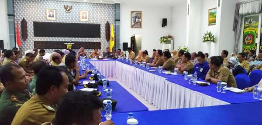 ANTISIPASI LONJAKAN HARGA : Suasana rapat Pemkot Samarinda membahas ancaman kenaikan harga sembako selama Ramadan, Rabu (16/5).