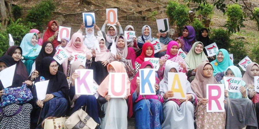 PENGURUS One Day One Juz (ODOJ) Kutai Kartanegara saat mengadakan kegiatan.