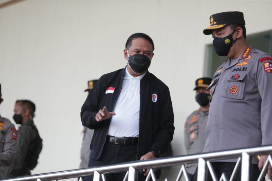 Kemenpora Zainudin Amali saat berada di Papua meninjau PON XX yang saat ini masih berlangsung. (Foto: kemenpora.go.id)