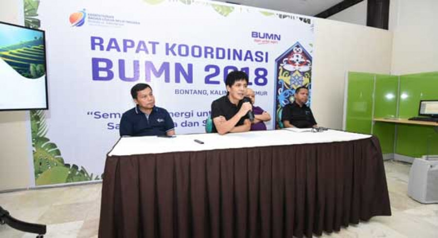 KONFERENSI PERS : Dirut Pupuk Indonesia (Persero) menggelar konferensi pers peningkatan kinerja Pupuk Indonesia grup di triwulan ketiga serta pengembangan hasil produksi dan perusahaan. ( Fauzi / humas pupuk kaltim )