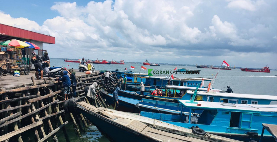 Sejumlah kapal klotok di pelabuhan klotok Balikpapan-Penajam (Foto : Rizieq/Korankaltim.com)