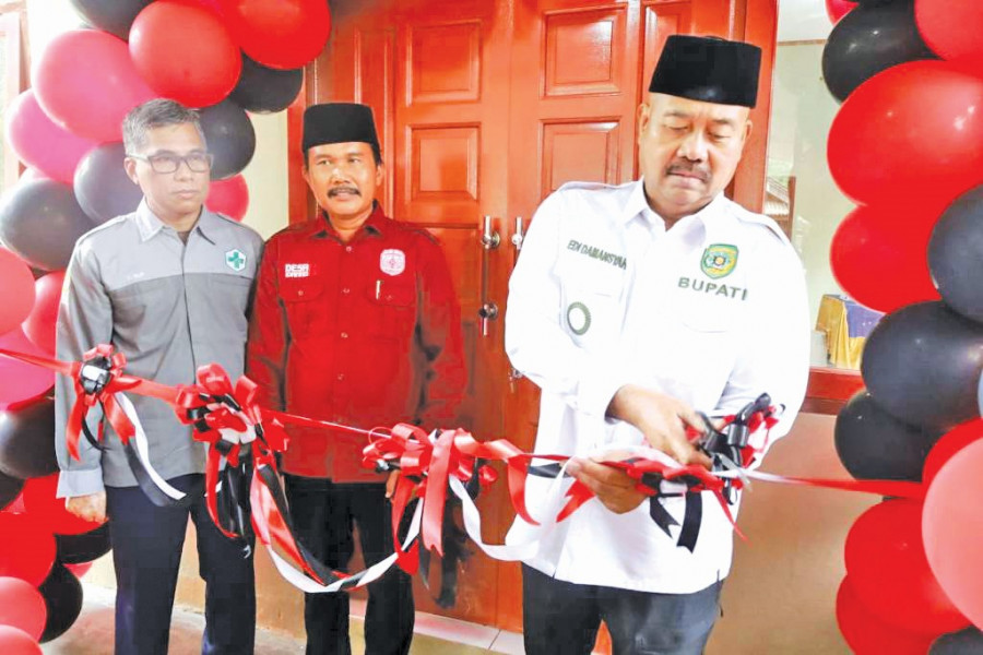 Bupati resmikan Posyandu Dahlia III Mulawarman. (Foto: Prokom)