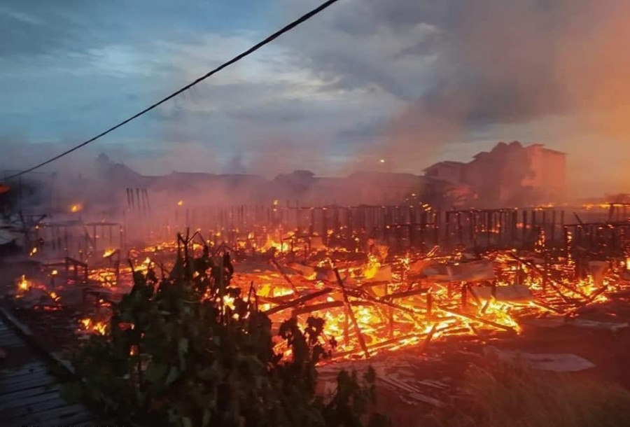 Kondisi rumah dan bangunan lainnya yang terbakar di Desa Sedulang, RT 3, Kecamatan Muara Kaman, Kutai Kartanegara. (Foto: istimewa)