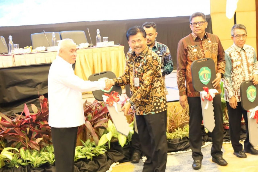 Pemkab Kukar Terima Kendaraan Operasional Kesbangpol pada Rakor Forkopimda. (Foto: prokom)