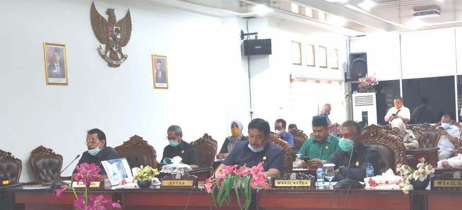 Rapat paripurna pembahasan APBD 2021 yang digelar secara virtual di DPRD Balikpapan pada 25 September 2020 lalu. (Foto: Hendra/KoranKaltim.Com)