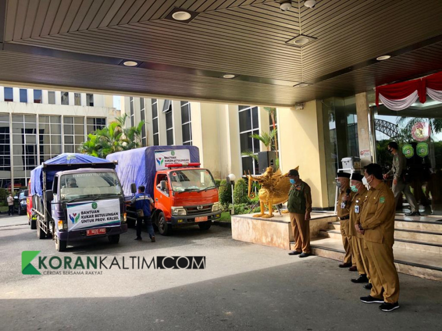 Dua armada bantuan untuk korban banjir Kalsel diberangkatkan hari ini. (Foto: Reza Fahlevi/kirankaltim.com)