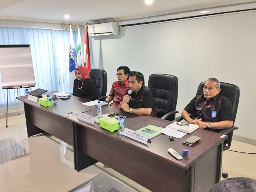 PELATIHAN: Jajaran direksi dan dewan pengawas PDAM Tirta Kencana menyampaikan arahan terkait kegiatan pelatihan.