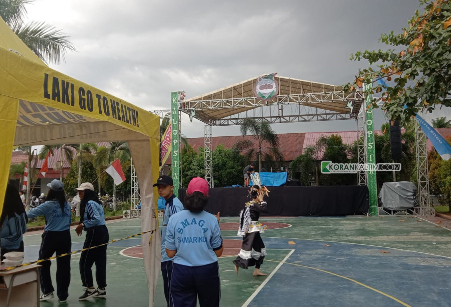 Persiapan SMA Negeri 3 Samarinda dalam perayaan HUT Ke 41 Tahun Stacas 4.1 Kalopsia. (Foto: Permata/Korankaltim.com)